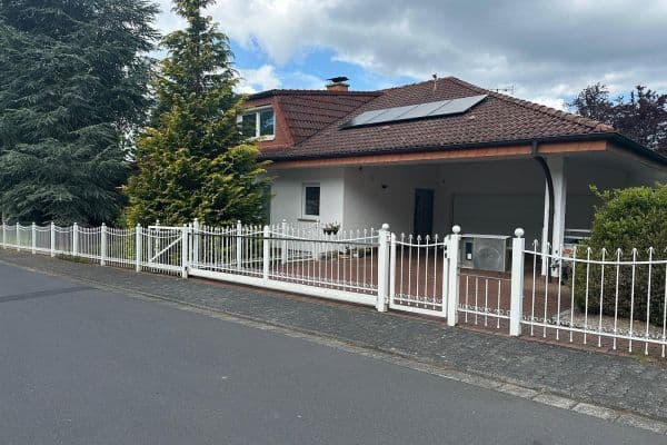 Prodej domu 240 m², pozemek 992 m², Weyerbusch Prodej domu 240 m², pozemek 992 m², Weyerbusch