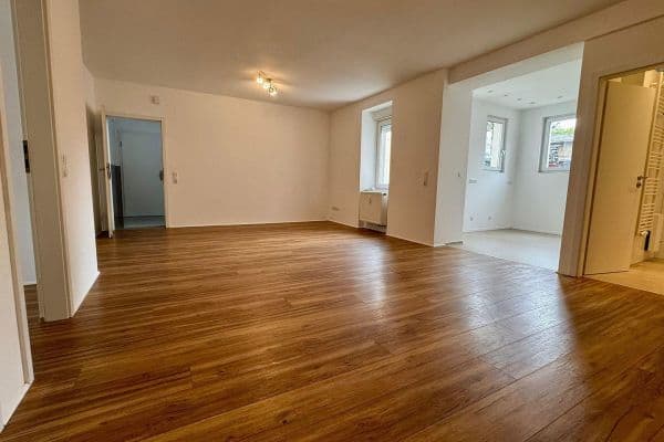 Pronájem bytu 3+1 66 m², Heinrich-Delp-Str. 10 EG, Darmstadt Pronájem bytu 3+1 66 m², Heinrich-Delp-Str. 10 EG, Darmstadt