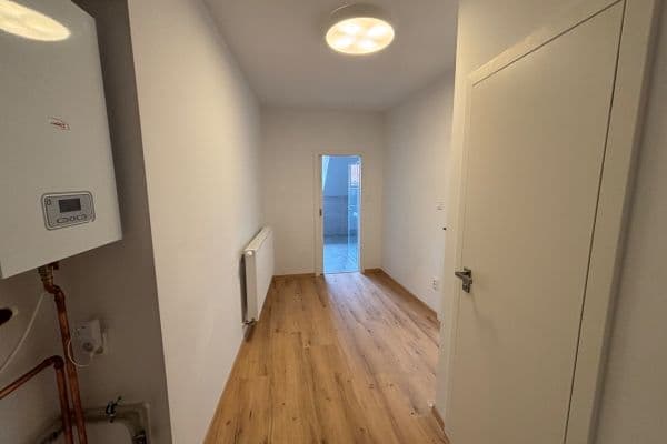 Pronájem bytu 2+1 85 m², Tylova, Pardubice Pronájem bytu 2+1 85 m², Tylova, Pardubice