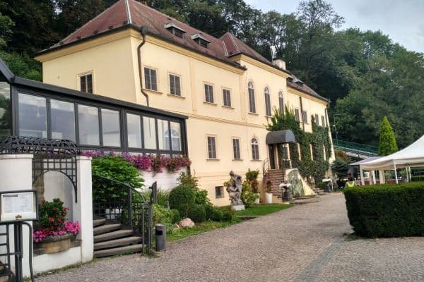 Pronájem nebytového prostoru 1.086 m², Petřínské sady, Praha Pronájem nebytového prostoru 1.086 m², Petřínské sady, Praha