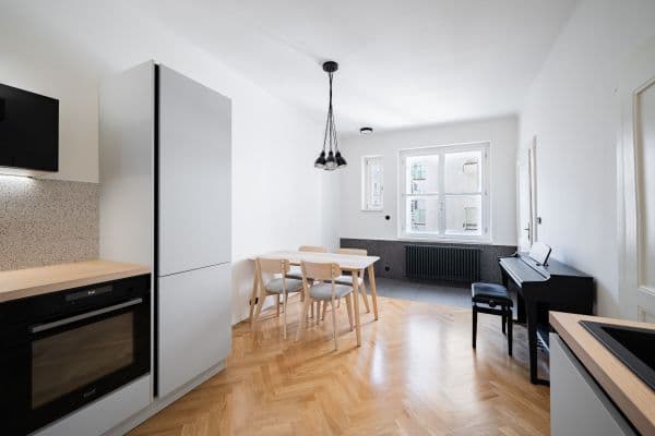 Prodej bytu 1+1 46 m², Vinohradská, Praha Prodej bytu 1+1 46 m², Vinohradská, Praha