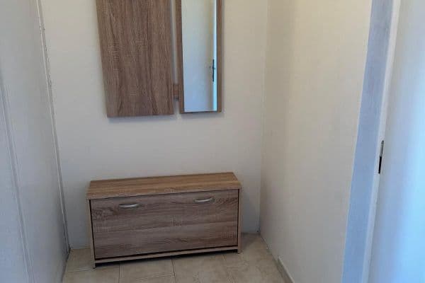 Pronájem bytu 1+kk 27 m², Severní, Hradec Králové Pronájem bytu 1+kk 27 m², Severní, Hradec Králové