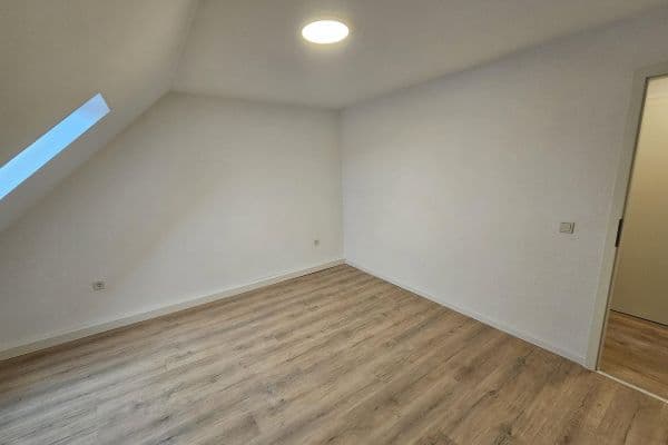 Pronájem bytu 3+1 58 m², Brückenstraße 26, Schiffweiler Pronájem bytu 3+1 58 m², Brückenstraße 26, Schiffweiler