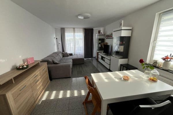 Pronájem bytu 3+1 69 m², Quettinger Str. 279, Leverkusen Pronájem bytu 3+1 69 m², Quettinger Str. 279, Leverkusen