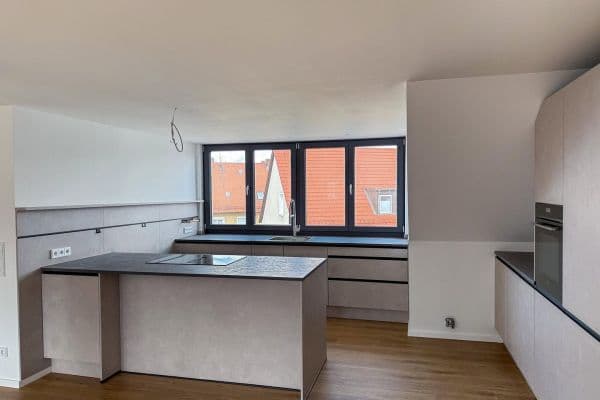 Pronájem bytu 4+1 121 m², Stuckstrasse 5, Nürnberg Pronájem bytu 4+1 121 m², Stuckstrasse 5, Nürnberg
