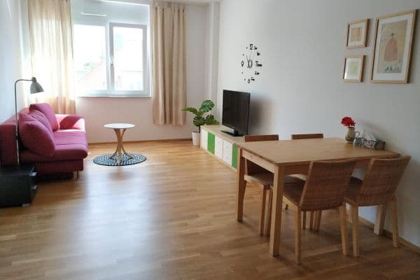 Pronájem bytu 2+1 47 m², Zeppelinstraße 10, Erlangen Pronájem bytu 2+1 47 m², Zeppelinstraße 10, Erlangen