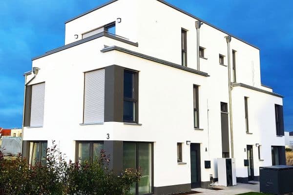 Pronájem domu 158 m², pozemek 390 m², Pfarrer Olbert Allee 3 A, Hochheim am Main Pronájem domu 158 m², pozemek 390 m², Pfarrer Olbert Allee 3 A, Hochheim am Main
