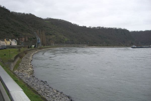 Prodej domu 145 m², pozemek 220 m², Rheinstrasse 28, Sankt Goarshausen Prodej domu 145 m², pozemek 220 m², Rheinstrasse 28, Sankt Goarshausen