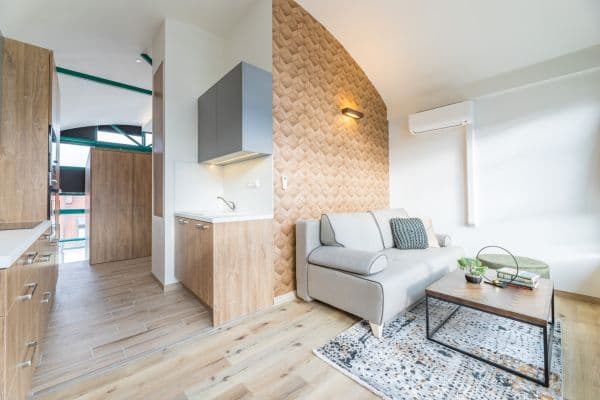 Pronájem bytu 1+kk 50 m², V Kapslovně, Praha Pronájem bytu 1+kk 50 m², V Kapslovně, Praha
