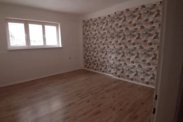 Pronájem nebytového prostoru 42 m², Biskupcova, Praha Pronájem nebytového prostoru 42 m², Biskupcova, Praha