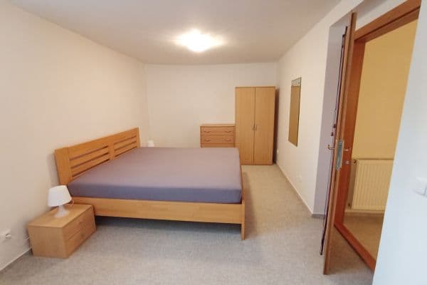 Pronájem bytu 2+1 80 m², Na Svěcence, Praha Pronájem bytu 2+1 80 m², Na Svěcence, Praha