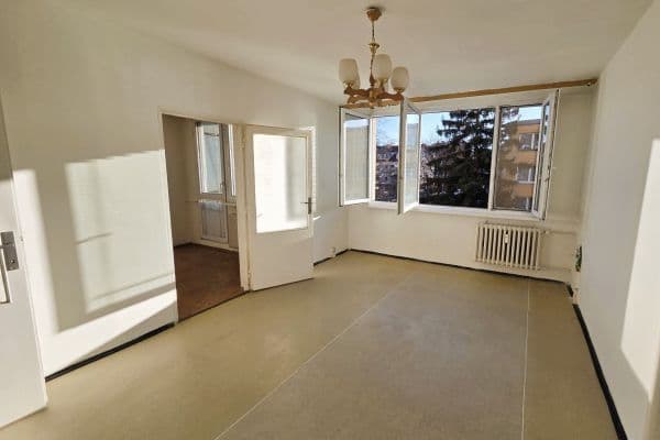Prodej bytu 3+1 64 m², Křenická, Praha Prodej bytu 3+1 64 m², Křenická, Praha