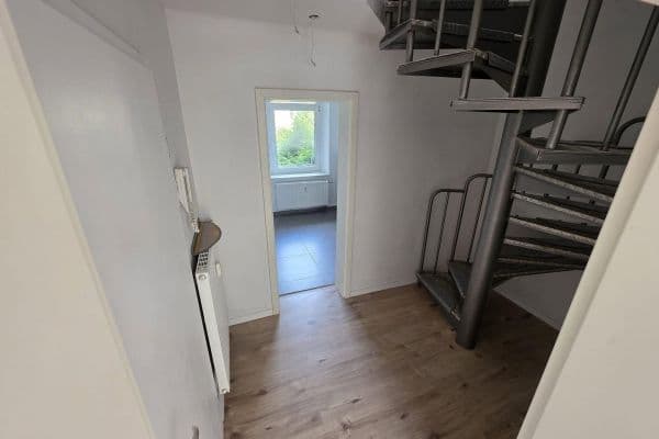 Pronájem bytu 2+1 61 m², Kasernenstr. 53, Plauen Pronájem bytu 2+1 61 m², Kasernenstr. 53, Plauen