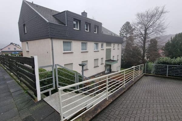 Pronájem bytu 3+1 94 m², Unterm Hagen 25, Hagen Hohenlimburg Pronájem bytu 3+1 94 m², Unterm Hagen 25, Hagen Hohenlimburg