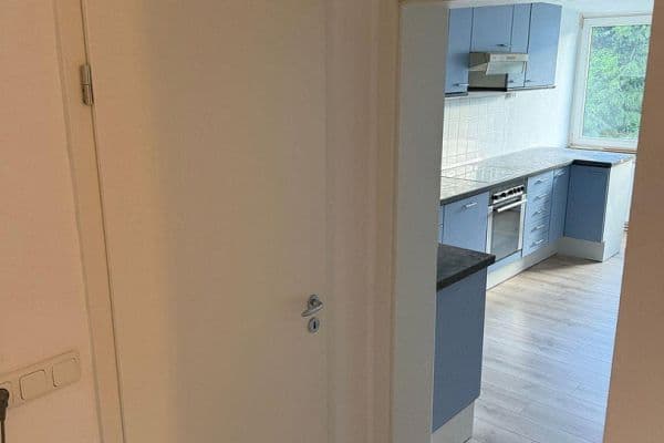 Pronájem bytu 3+1 70 m², Am Stadtgarten, Königswinter Pronájem bytu 3+1 70 m², Am Stadtgarten, Königswinter