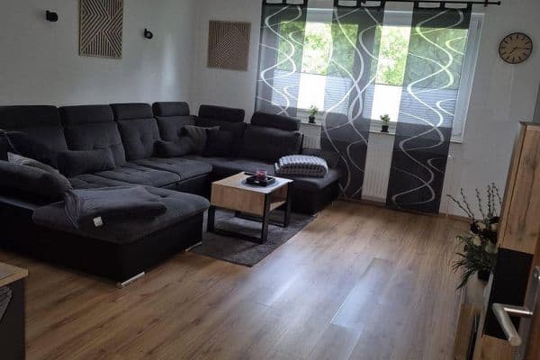 Pronájem bytu 3+1 76 m², Syke Pronájem bytu 3+1 76 m², Syke