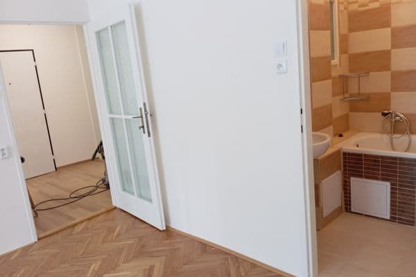 Pronájem bytu 2+kk 43 m², Plzeňská, Praha Pronájem bytu 2+kk 43 m², Plzeňská, Praha
