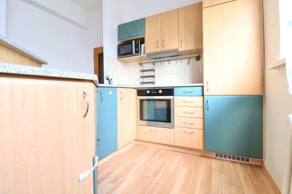 Pronájem bytu 2+kk 46 m², U bazénu, Praha Pronájem bytu 2+kk 46 m², U bazénu, Praha