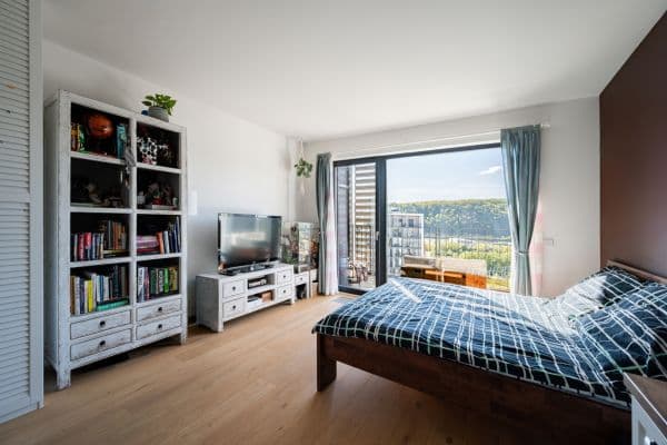 Prodej bytu 1+kk 33 m², Mezi Vodami, Praha Prodej bytu 1+kk 33 m², Mezi Vodami, Praha