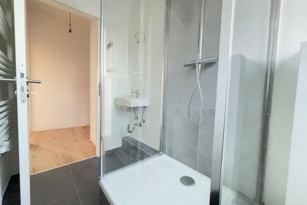 Prodej bytu 2+1 50 m², Ringbahnstraße 67, Berlin, Berlín Prodej bytu 2+1 50 m², Ringbahnstraße 67, Berlin, Berlín