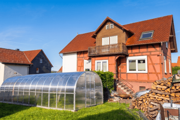 Prodej domu 136 m², pozemek 908 m², Fronhausen Prodej domu 136 m², pozemek 908 m², Fronhausen