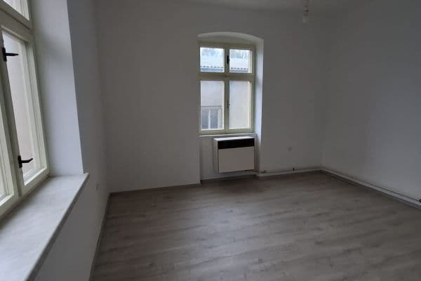Pronájem bytu 1+1 32 m², Hanychovská, Liberec Pronájem bytu 1+1 32 m², Hanychovská, Liberec
