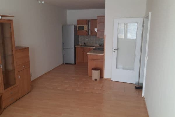 Pronájem bytu 2+kk 40 m², Poděbradova, Kladno Pronájem bytu 2+kk 40 m², Poděbradova, Kladno