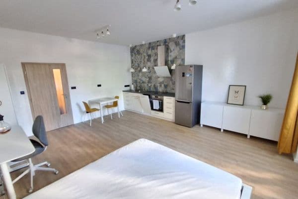 Pronájem bytu 1+kk 35 m², Fibichova, Praha Pronájem bytu 1+kk 35 m², Fibichova, Praha