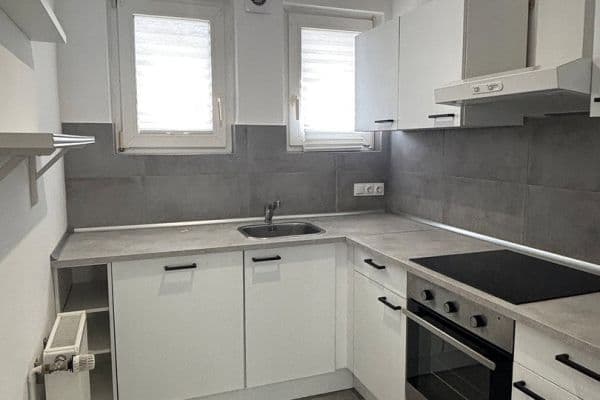 Pronájem bytu 3+1 60 m², Leibnizstraße 40, Mönchengladbach Pronájem bytu 3+1 60 m², Leibnizstraße 40, Mönchengladbach