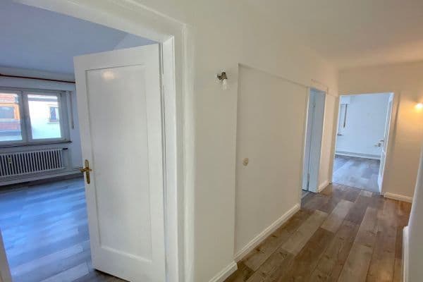 Pronájem bytu 3+1 84 m², Schillerstraße 12, Pforzheim Pronájem bytu 3+1 84 m², Schillerstraße 12, Pforzheim