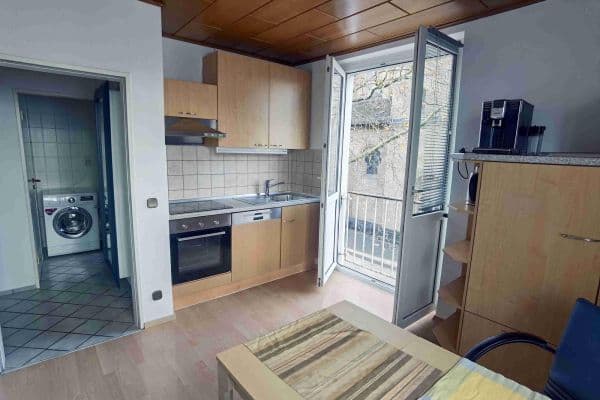 Pronájem bytu 2+1 35 m², Deutzer Freiheit 66a, Köln Pronájem bytu 2+1 35 m², Deutzer Freiheit 66a, Köln