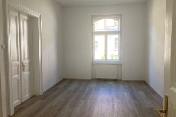 Pronájem bytu 2+1 78 m², Lužická, Praha Pronájem bytu 2+1 78 m², Lužická, Praha