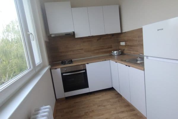 Pronájem bytu 1+1 34 m², Topolská, Chrudim Pronájem bytu 1+1 34 m², Topolská, Chrudim