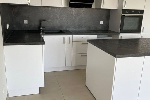 Pronájem bytu 3+1 80 m², Bahnhofstraße 2b, Bad Schönborn Pronájem bytu 3+1 80 m², Bahnhofstraße 2b, Bad Schönborn