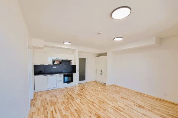 Pronájem bytu 3+kk 57 m², Kobyliská, Praha Pronájem bytu 3+kk 57 m², Kobyliská, Praha