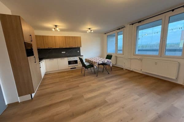 Pronájem bytu 3+kk 72 m², Moravcova, Kolín Pronájem bytu 3+kk 72 m², Moravcova, Kolín