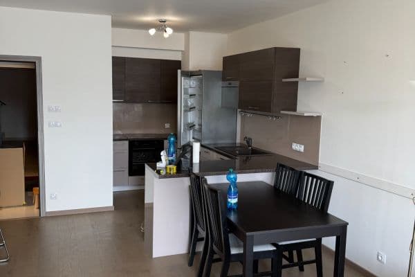 Prodej bytu 2+kk 61 m², V Háji, Praha Prodej bytu 2+kk 61 m², V Háji, Praha