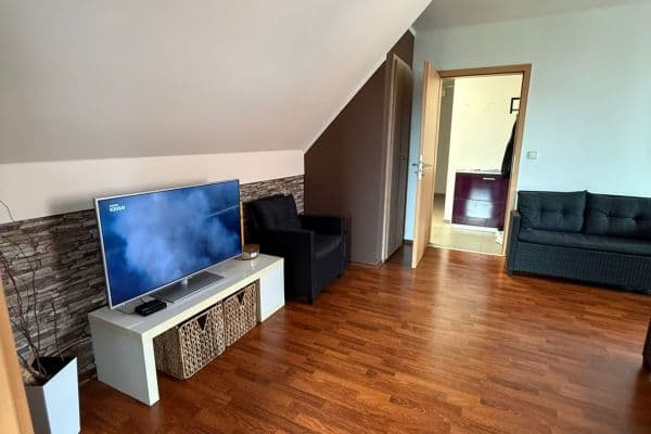 Pronájem bytu 2+1 65 m², Luční, Nupaky Pronájem bytu 2+1 65 m², Luční, Nupaky