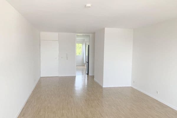 Pronájem bytu 3+1 80 m², Krummenackerstraße 0, Esslingen Pronájem bytu 3+1 80 m², Krummenackerstraße 0, Esslingen