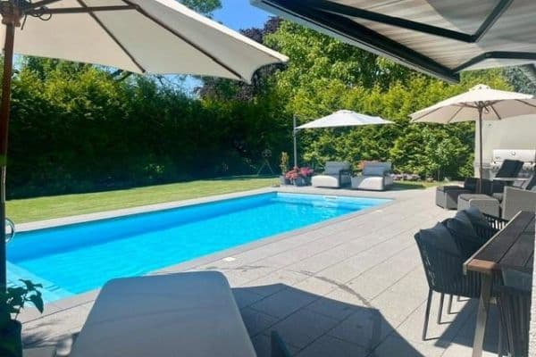 Prodej domu 244 m², pozemek 760 m², Krefeld Prodej domu 244 m², pozemek 760 m², Krefeld