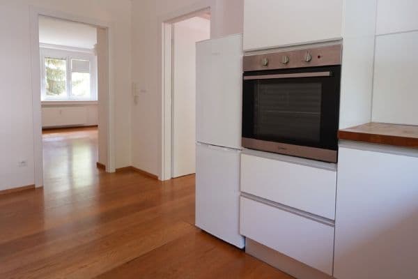 Pronájem bytu 2+1 57 m², náměstí Josefa Machka, Praha Pronájem bytu 2+1 57 m², náměstí Josefa Machka, Praha