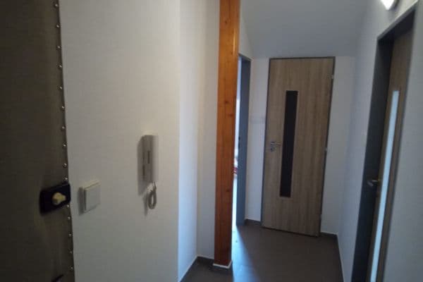 Pronájem bytu 1+1 45 m², tř. Čs. odboje, Chrást Pronájem bytu 1+1 45 m², tř. Čs. odboje, Chrást