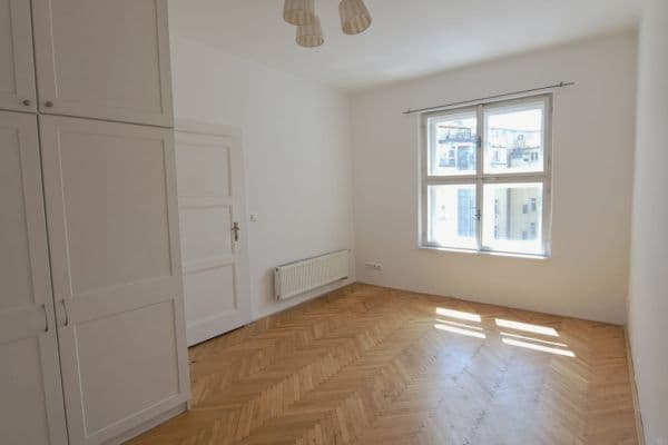 Pronájem bytu 2+1 78 m², Nuselská, Praha Pronájem bytu 2+1 78 m², Nuselská, Praha