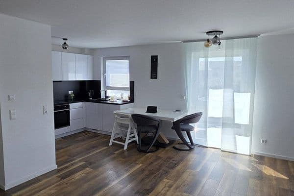 Pronájem bytu 3+1 93 m², Heinrich-Gerster-Straße 3, Karsdorf-Neuthard Pronájem bytu 3+1 93 m², Heinrich-Gerster-Straße 3, Karsdorf-Neuthard