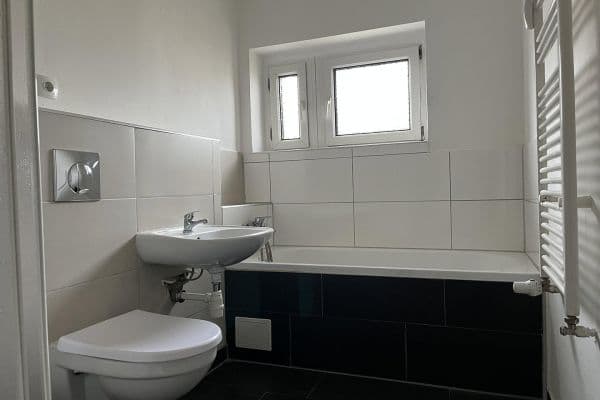 Pronájem bytu 3+1 76 m², Leipziger Straße 132, Cvikov, Sasko Pronájem bytu 3+1 76 m², Leipziger Straße 132, Cvikov, Sasko