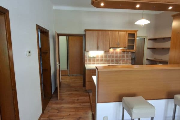 Pronájem bytu 2+kk 50 m², Mánesova, Hradec Králové Pronájem bytu 2+kk 50 m², Mánesova, Hradec Králové