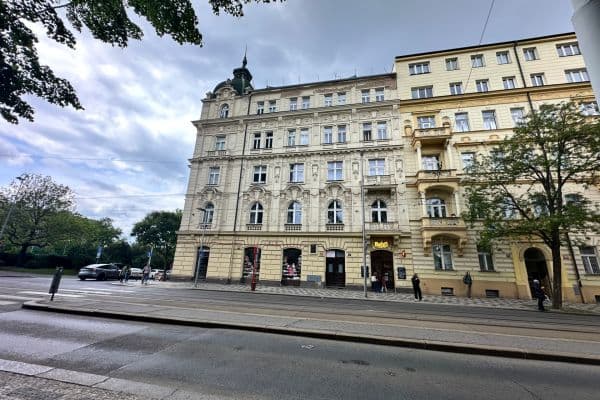 Prodej bytu 1+kk 33 m², Korunní, Praha Prodej bytu 1+kk 33 m², Korunní, Praha