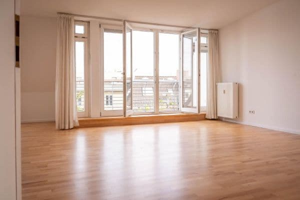 Prodej bytu 3+1 86 m², Berlin, Berlín Prodej bytu 3+1 86 m², Berlin, Berlín