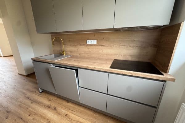 Prodej bytu 2+1 54 m², Čihákova, Praha Prodej bytu 2+1 54 m², Čihákova, Praha