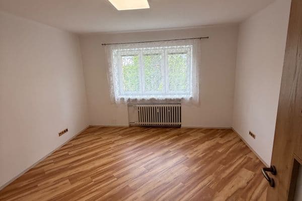 Prodej bytu 1+kk 23 m², Matouše Václavka, Vsetín, Zlínský kraj Prodej bytu 1+kk 23 m², Matouše Václavka, Vsetín, Zlínský kraj